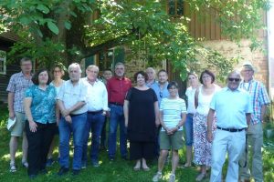Der Arbeitskreis „Landwirtschaft und Ländlicher Raum“ der SPD Hessen-Süd besuchte den Hof von Dieter Euler (7.v.l.) in Schlüchtern